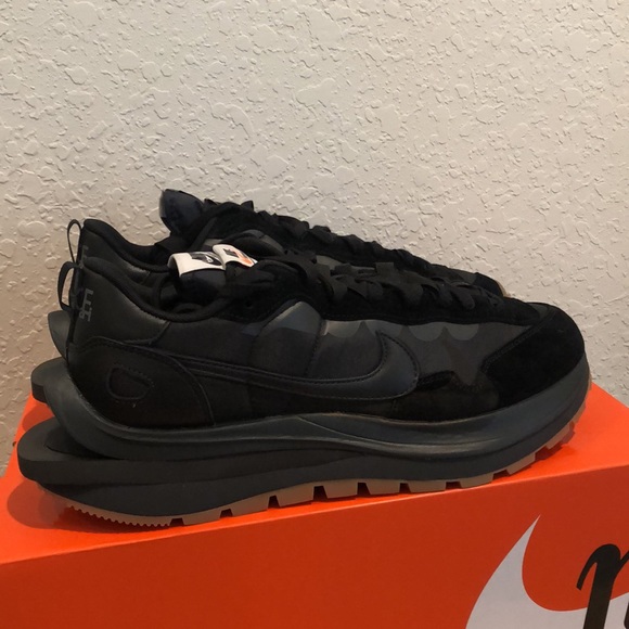 NIKE VAPORWAFFLE SACAI ‘BLACK GUM’ SNEAKERS - Picture 2 of 13